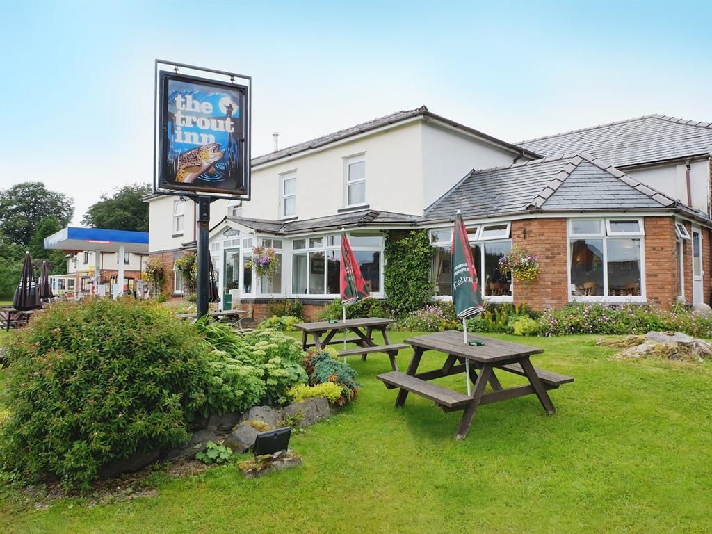 Beulah The Trout Inn מראה חיצוני תמונה